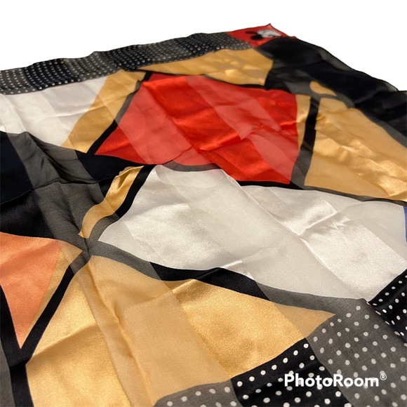 100% Silk Mickey Mouse Scarf - Picture 3 of 7